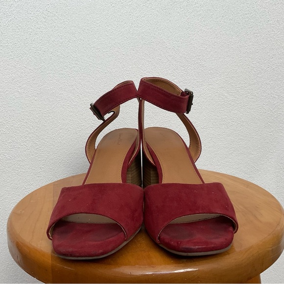 Universal Thread Red Suede Open Toe Block Heel Ankle Strap Size 8 - Picture 3 of 7